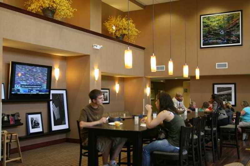 Hampton Inn & Suites Chicago - Libertyville Restaurant photo